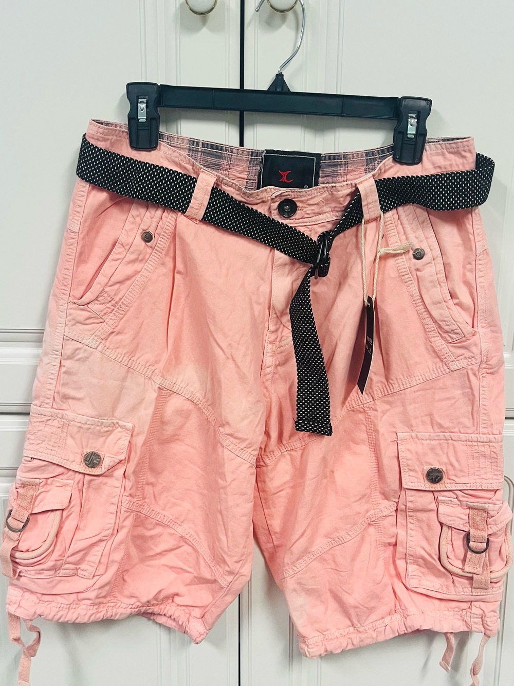 Women’s Cargo Shorts in Light Pink with Polka Dot Belt